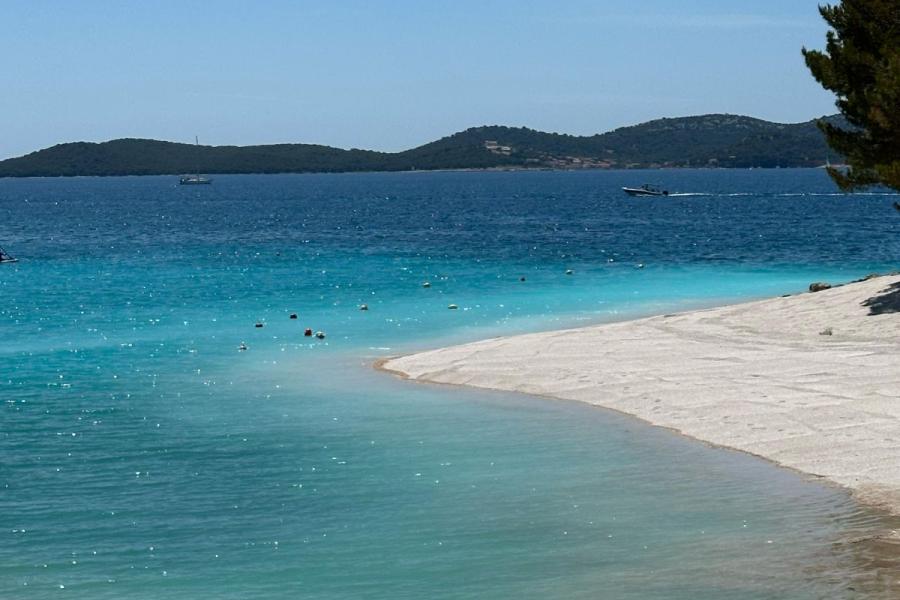 beach porat clear sea